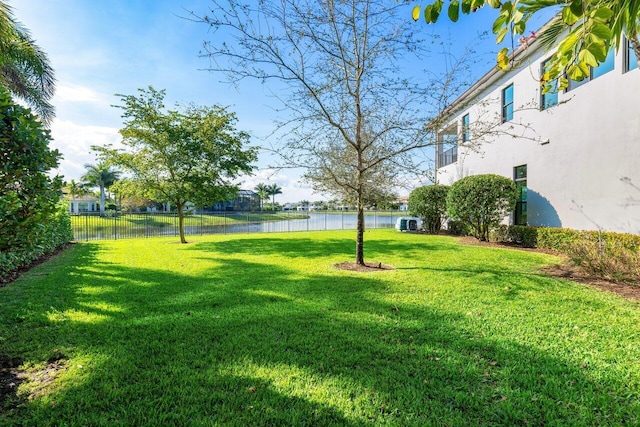 view of yard featuring a water view