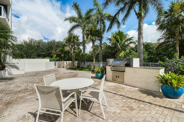 view of patio / terrace featuring an outdoor kitchen and grilling area