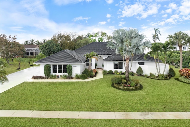 view of front facade with a front yard