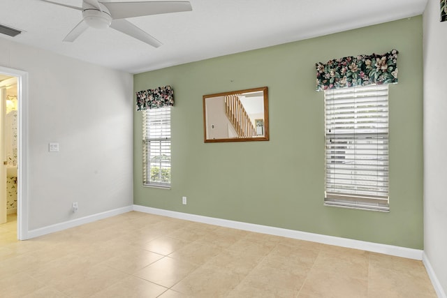 empty room with ceiling fan