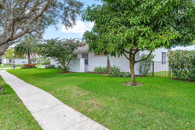 view of yard featuring fence