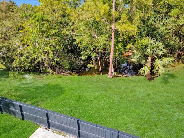 view of yard featuring a water view