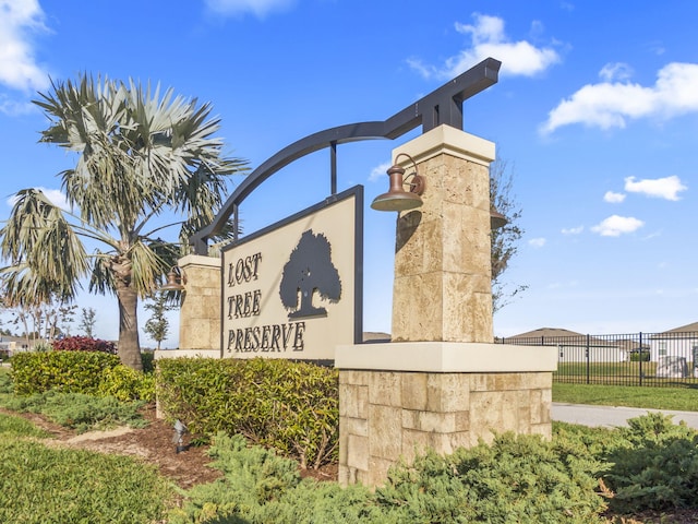 view of community / neighborhood sign