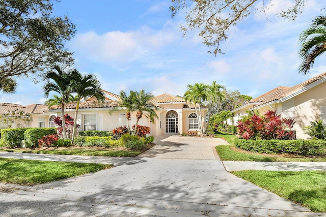 view of mediterranean / spanish-style house