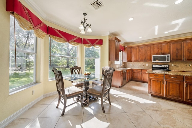 dining space with visible vents, crown molding, baseboards, light tile patterned floors, and recessed lighting