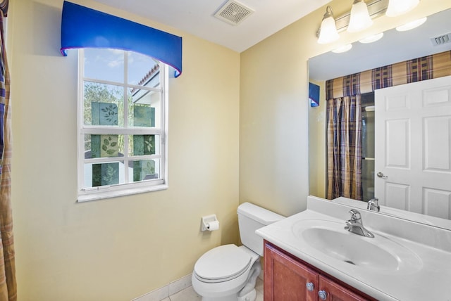 full bath with a shower with shower curtain, visible vents, toilet, and vanity