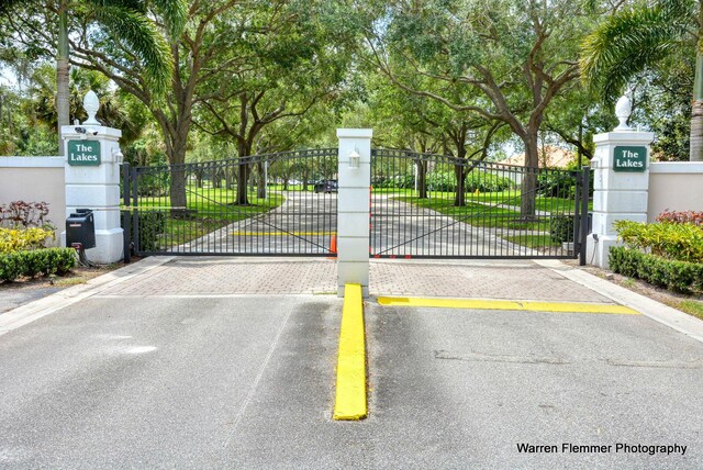 1514 SW Eagleglen Pl, Stuart, FL 34997 - view of gate with fence