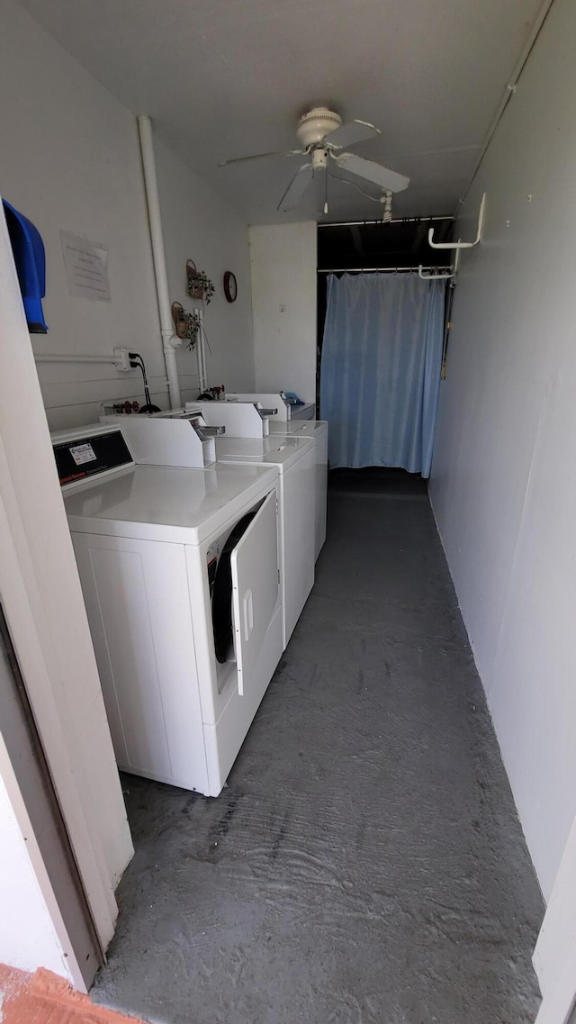 washroom with ceiling fan and independent washer and dryer