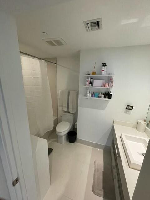 full bathroom featuring vanity, toilet, and shower / bathtub combination with curtain