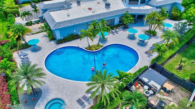 view of swimming pool featuring a patio