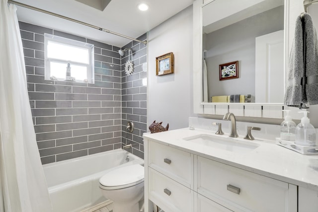 10174 Dogwood Ave, Palm Beach Gardens, FL 33410 - full bath with shower / bath combination with curtain, toilet, and vanity