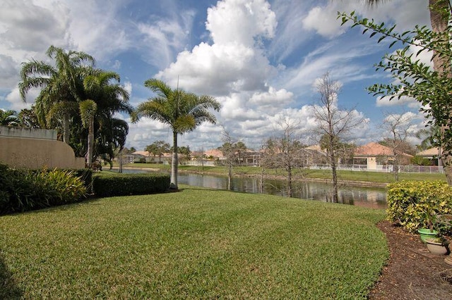 view of yard featuring a water view