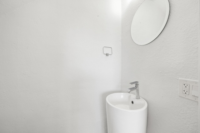 331 NW 1st Ave, Boynton Beach, FL 33435 - view of bathroom