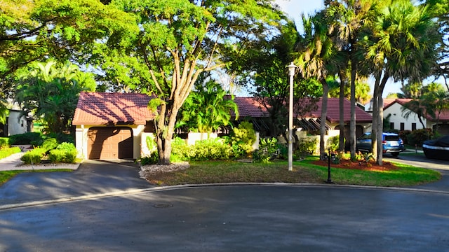 view of front of property featuring a garage