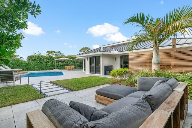 view of patio / terrace featuring an outdoor hangout area