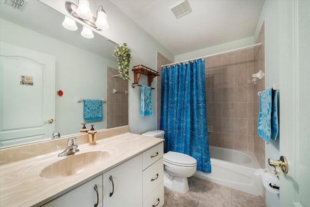 324 NE Gladiola Ave, Port Saint Lucie, FL 34983 - full bathroom featuring vanity, a textured ceiling, toilet, and shower / bathtub combination with curtain