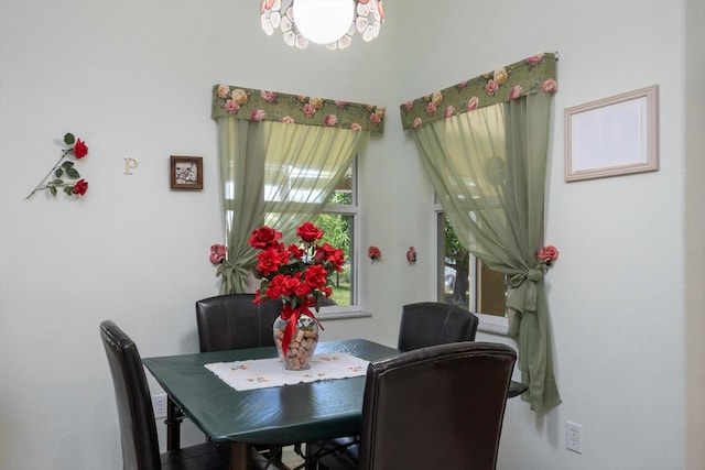 324 NE Gladiola Ave, Port Saint Lucie, FL 34983 - view of dining room