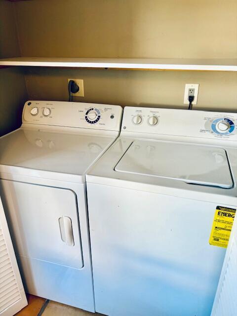 22663 Meridiana Dr, Boca Raton, FL 33433 - washroom featuring laundry area and separate washer and dryer