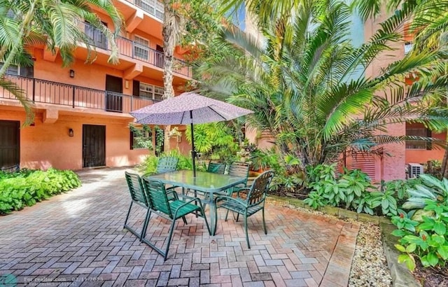 view of patio with outdoor dining space