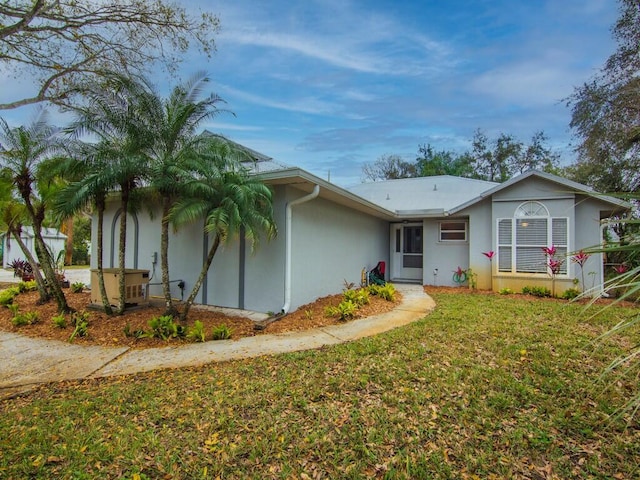 view of front of house with a front yard