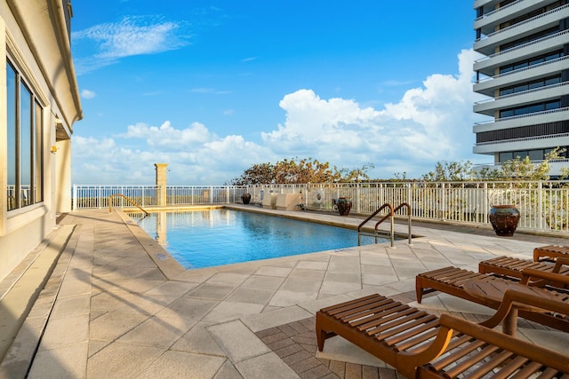 Listing photo 3 for 5310 N Ocean Dr Unit 301, Riviera Beach FL 33404