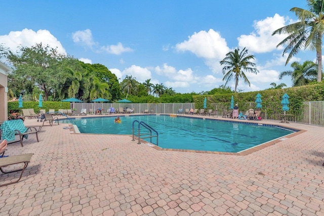 10079 Diamond Lake Rd, Boynton Beach, FL 33437 - community pool with a patio area