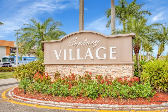 view of community / neighborhood sign