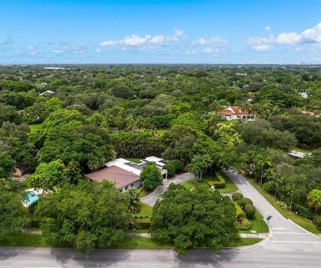 bird's eye view with a view of trees