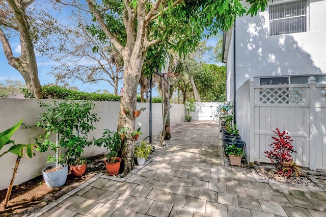 9602 Fox Trot Ln, Boca Raton, FL 33496 - view of patio / terrace