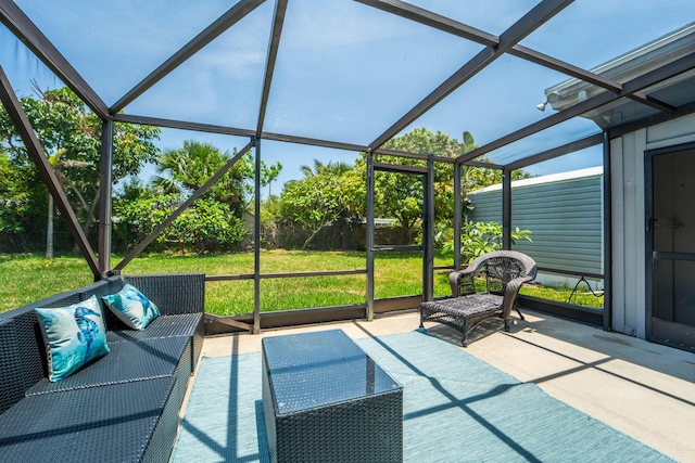 306 Fernandina St, Fort Pierce, FL 34949 - sunroom featuring an outdoor hangout area