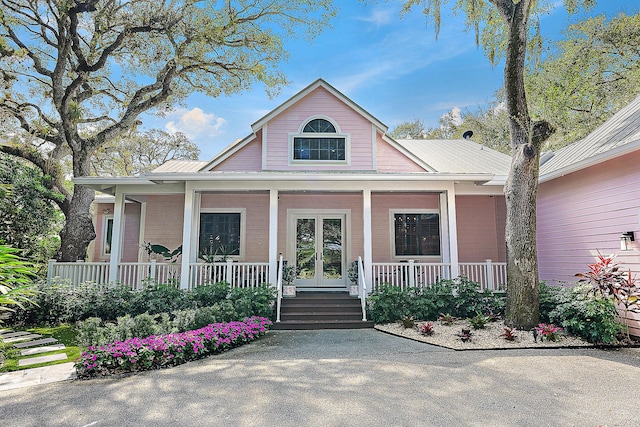 view of front facade featuring a porch