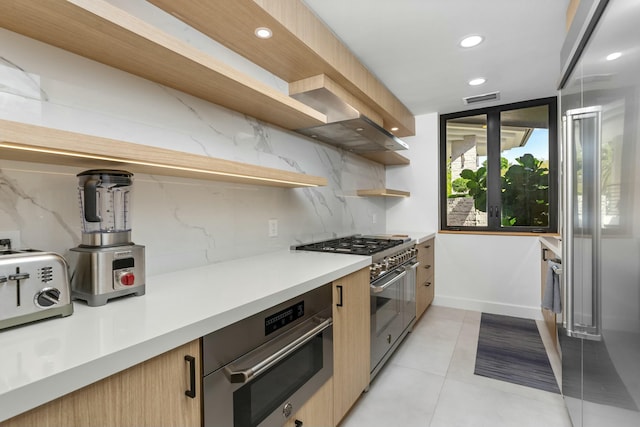 kitchen featuring open shelves, visible vents, modern cabinets, decorative backsplash, and stainless steel appliances