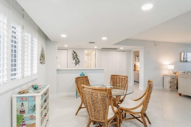 dining area with visible vents, baseboards, and recessed lighting