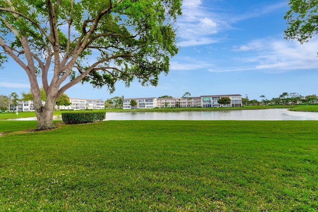 view of yard featuring a water view