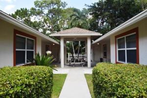 property entrance featuring stucco siding