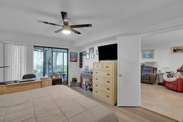 bedroom with ceiling fan