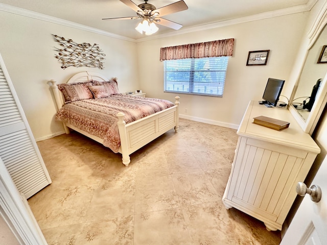 bedroom with ornamental molding, ceiling fan, and baseboards