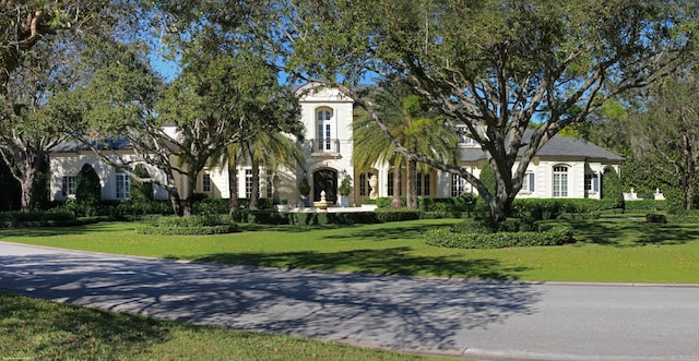 view of front of house with a front yard