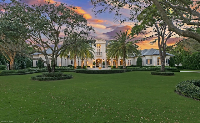 exterior space featuring a lawn