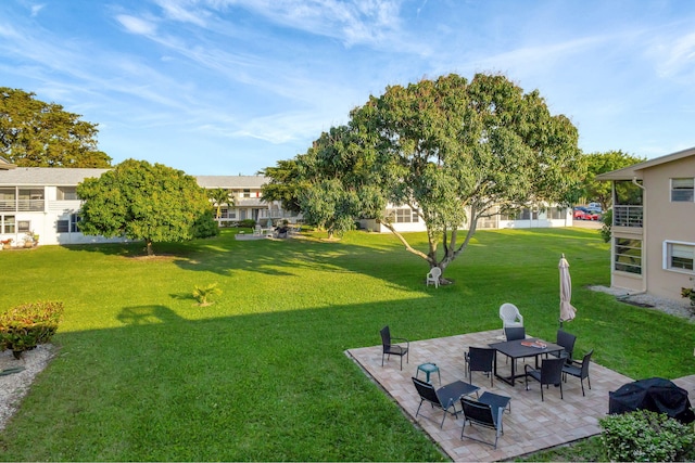 view of yard with a patio