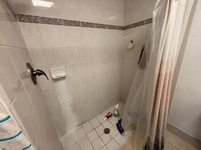 7430 Atlanta St, Hollywood, FL 33024 - bathroom featuring tiled shower