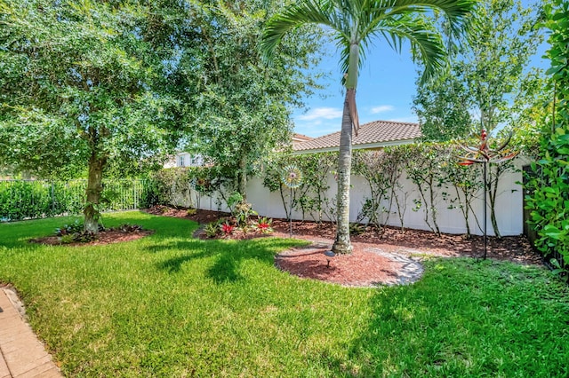 view of yard featuring fence