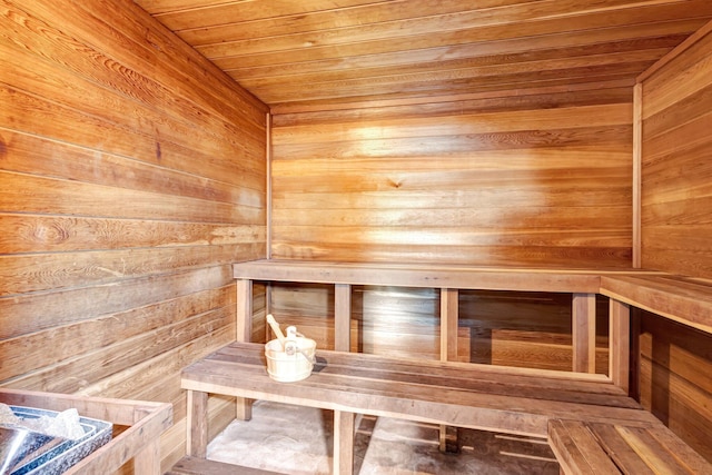 view of sauna / steam room