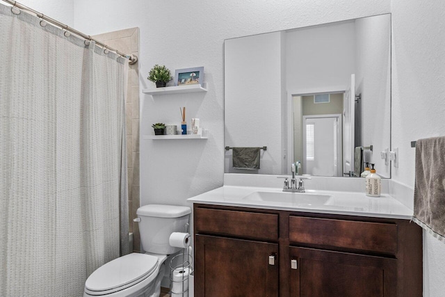 full bathroom with toilet, visible vents, a shower with shower curtain, and vanity