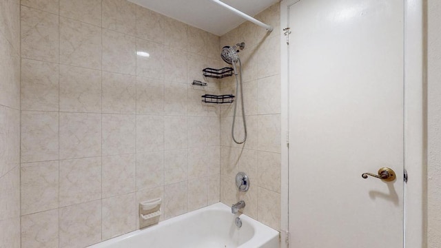 bathroom featuring shower / bathtub combination