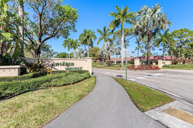 view of community / neighborhood sign