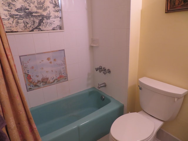 5580 Tamberlane Cir Unit 334, Palm Beach Gardens, FL 33418 - bathroom with toilet and bathtub / shower combination