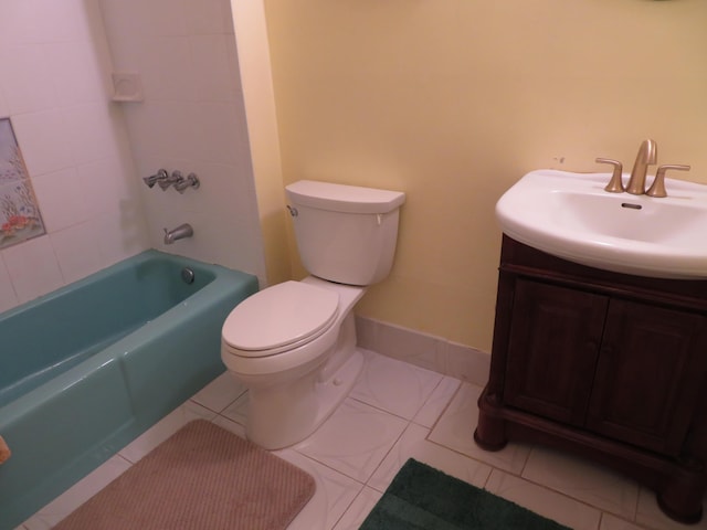 5580 Tamberlane Cir Unit 334, Palm Beach Gardens, FL 33418 - bathroom with toilet, vanity, shower / tub combination, and tile patterned floors