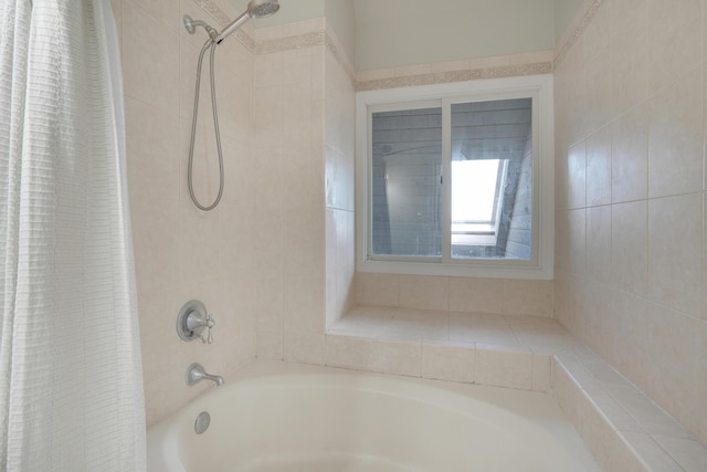 full bath with shower / bath combo with shower curtain