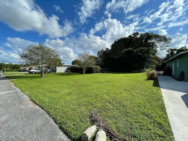 Listing photo 2 for 5122 Lake Blvd, Delray Beach FL 33484